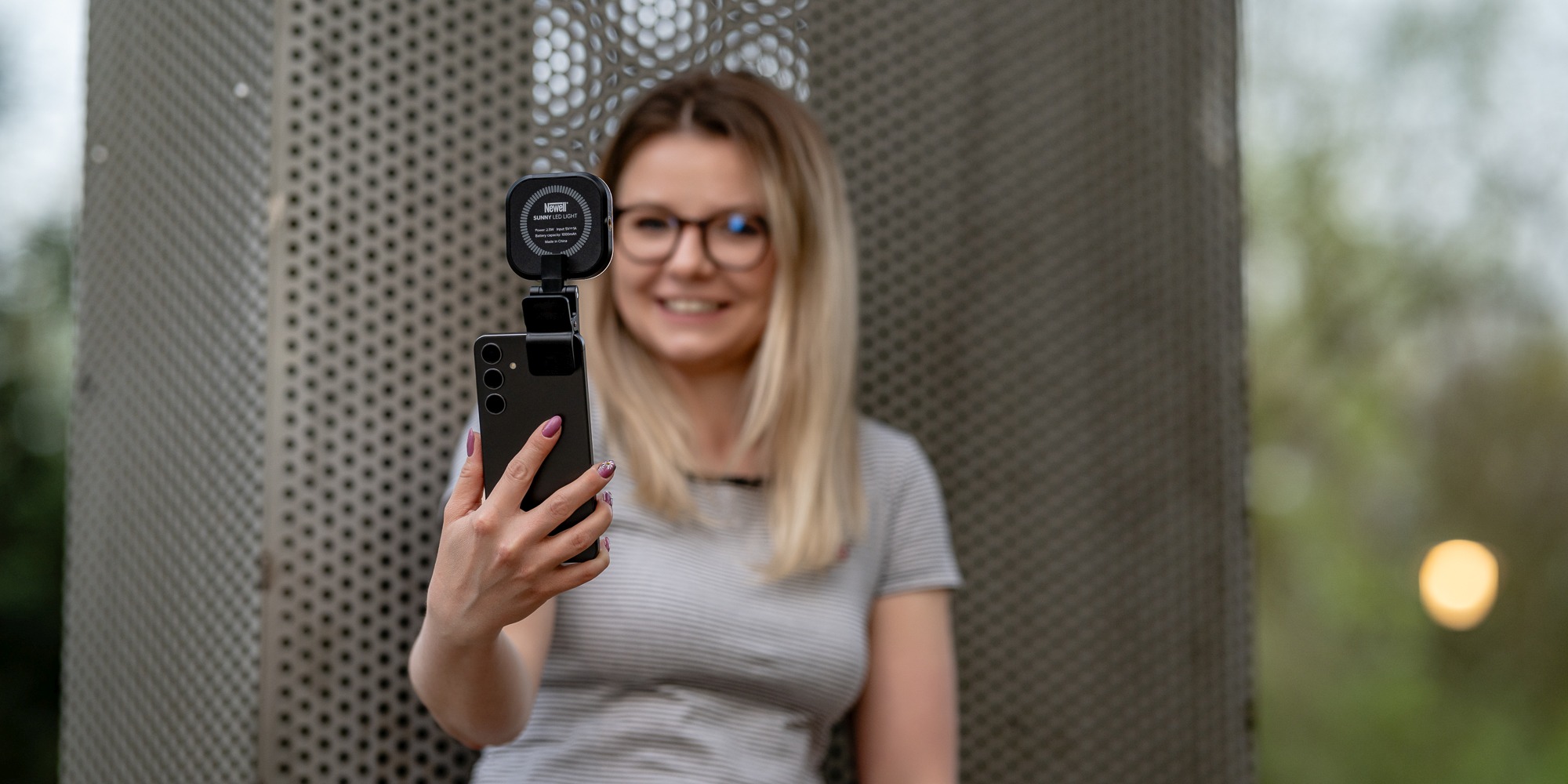 Sunny-LED-světlo-Newell-pro-smartphone-15